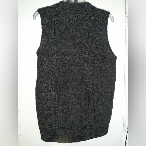 Carraig Donn Button Front New Wool Sweater Vest/Waistcoat - Picture 3 of 8